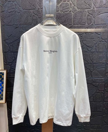 Футболка с длинным рукавом Maison Margiela MM6 с круглым вырезом и принтом букв фотография