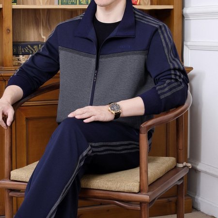 Мужской спортивный костюм для среднего возраста фотография