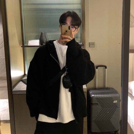 Мужской свитер с капюшоном фото