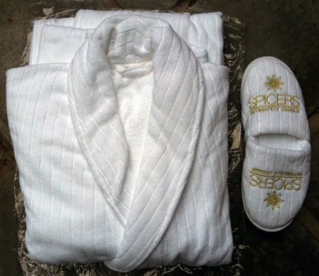 Белый хлопковый халат с полосками фото