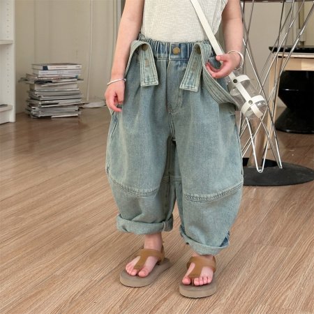 Детские джинсовые брюки с лямками изображение