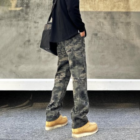 Мужские джинсы военного стиля фотография