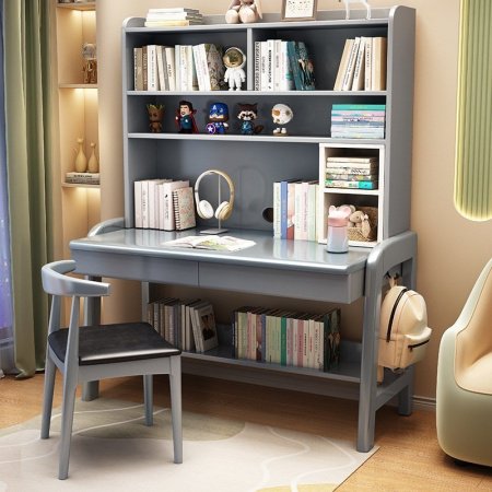 Детский письменный стол из натурального дерева фото