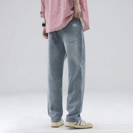 Прямые джинсы с вышивкой фотография