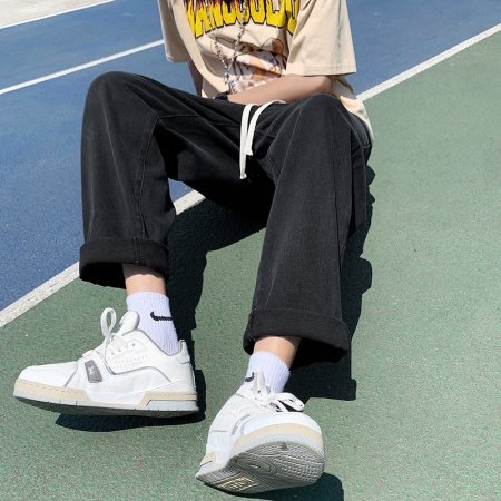 Летние мужские джинсы с разрывами и прямыми штанинами фото