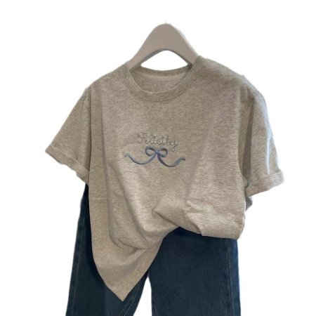 Футболка с вышивкой бабочки и буквами фото