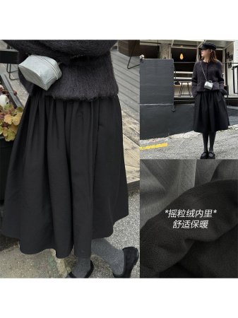 Женская зимняя юбка из вельвета изображение