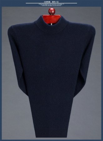 Мужской свитер из шерсти овец изображение