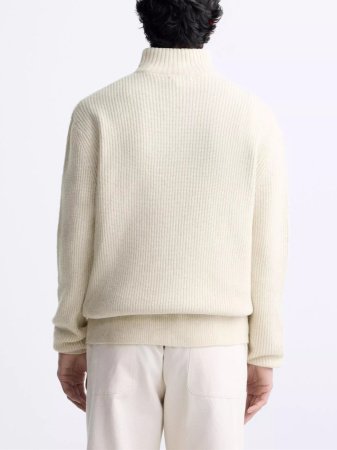 Мужской свитер с высоким воротником и молнией изображение