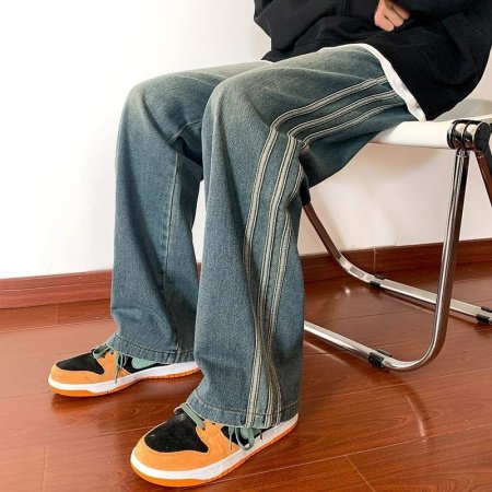 Мужские джинсы в стиле хайстрит с американскими мотивами фотография