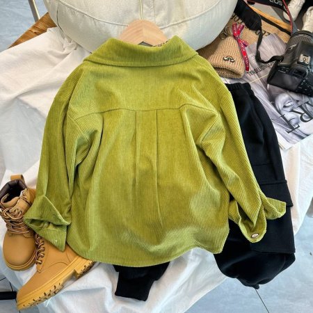 Детская рубашка из вельвета, зеленая фотография