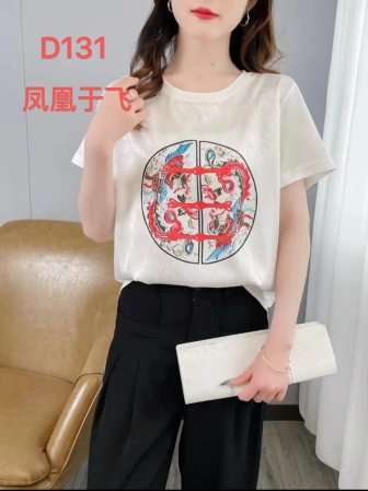 Футболка из искусственного шелка с коротким рукавом фотография