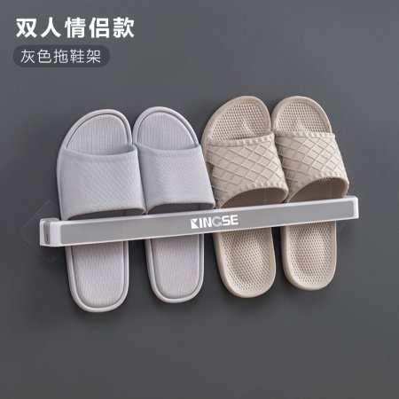 Полка для ванной комнаты и тапочки фото