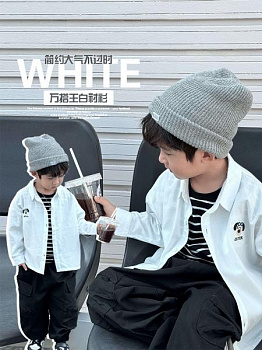 Детская рубашка весенняя новая длинный рукав детская корейская версия белая рубашка с вышитыми буквами фотография