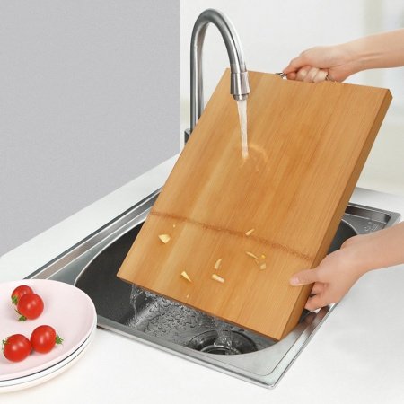 Кухонная доска из бамбука фото