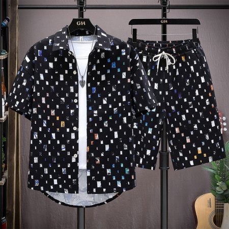 Летний комплект мужской рубашка и шорты фотография