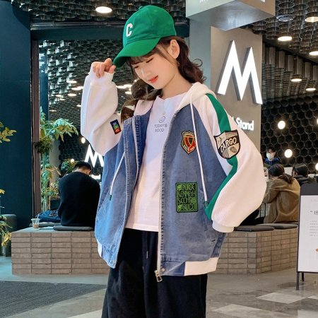 Детская бейсбольная куртка из джинсовой ткани с капюшоном фото