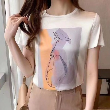 Футболка из искусственного шелка с коротким рукавом фотография