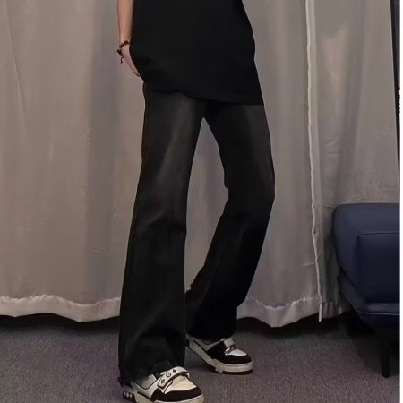 Мужские джинсы в стиле ретро с эффектом потертостей изображение