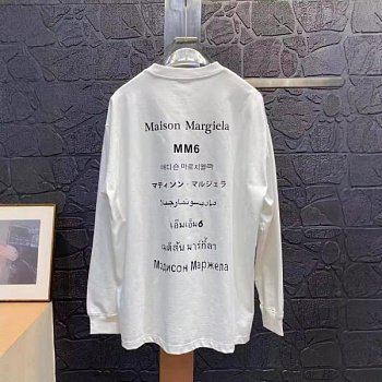 Футболка с длинным рукавом Maison Margiela MM6 с круглым вырезом и принтом букв фотография