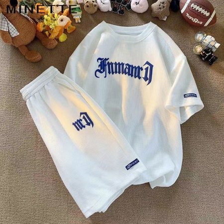 Мужской летний спортивный комплект фотография