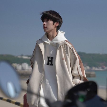 Мужская куртка с высоким воротником и принтом букв в стиле весна-осень фотография