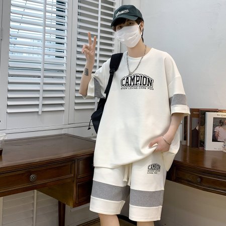 Мужской летний спортивный костюм изображение