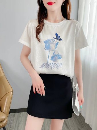 Футболка из искусственного шелка с коротким рукавом фотография