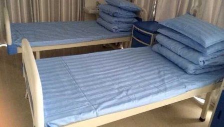 Трехпредметный комплект постельного белья для больничной койки изображение