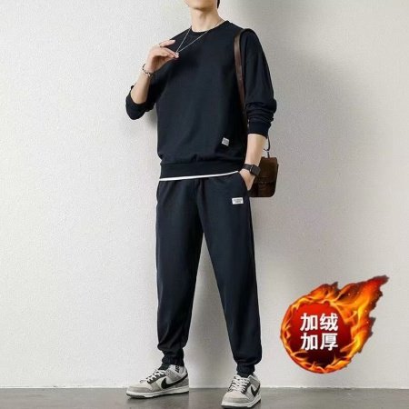 Мужской костюм для досуга осенне-зимний с широкими свободными длинными рукавами и длинными брюками фото