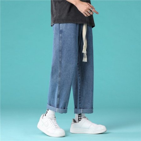 Летние мужские джинсы с разрывами и прямыми штанинами фото