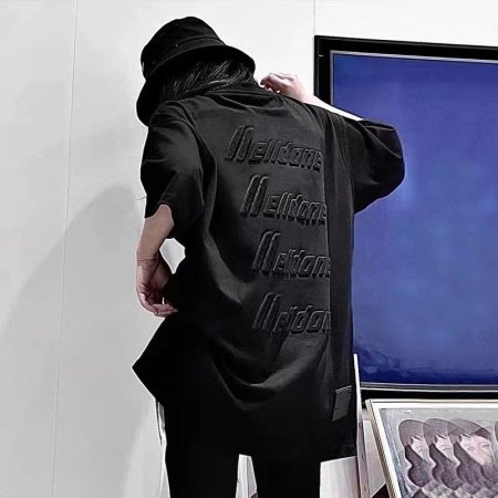 Летняя футболка с высоким уровнем деталей WE11DONE фото