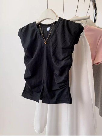 Женская футболка с короткими рукавами и V-образным вырезом фото