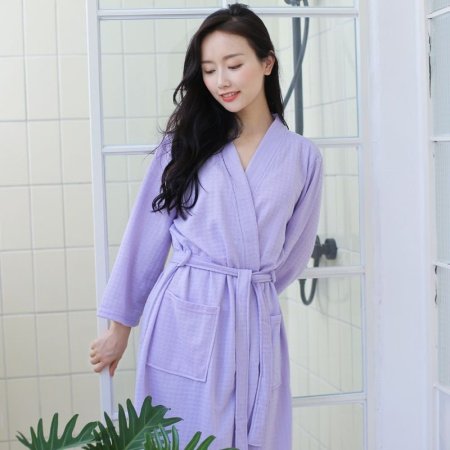 Халат для ванной комнаты с рисунком в клетку изображение