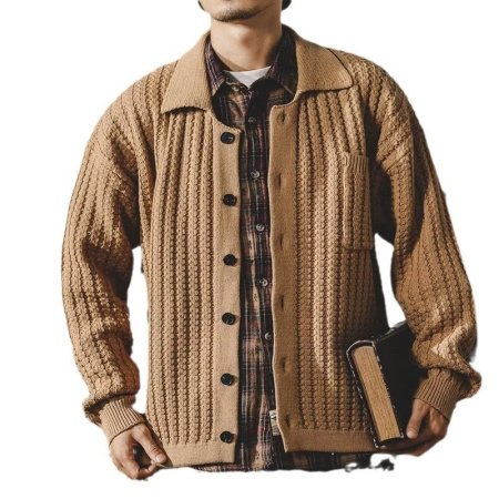 Мужской свитер с воротником и широкими рукавами фото