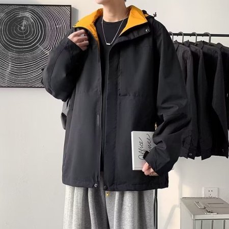 Ветровка с водонепроницаемой тканью фото