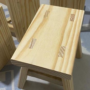 Детский деревянный складной стул фотография