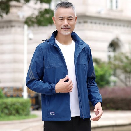 Весенняя куртка с капюшоном для мужчин среднего возраста фото