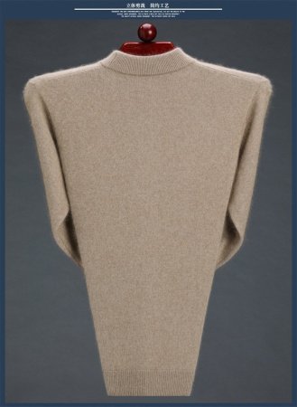 Мужской свитер из шерсти овец изображение