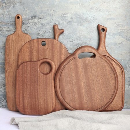 Деревянная разделочная доска фотография