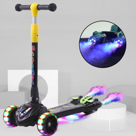 Детский трехколесный самокат фотография