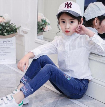 Детские джинсы с высокой талией фотография