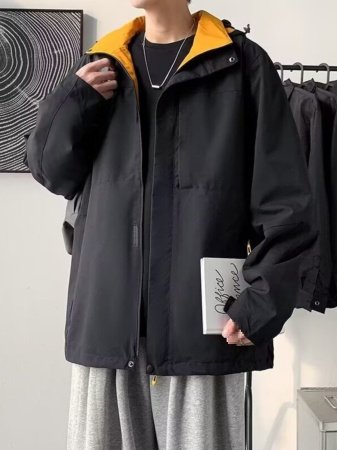 Ветровка с водонепроницаемой тканью фото