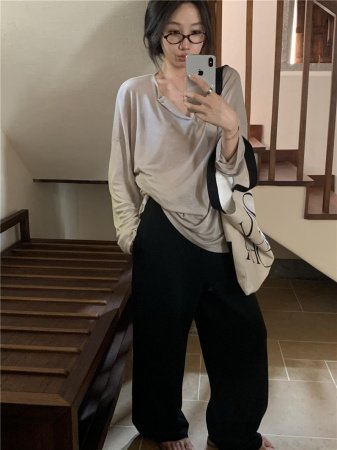 Летняя женская футболка с длинным рукавом и V-образным вырезом фотография