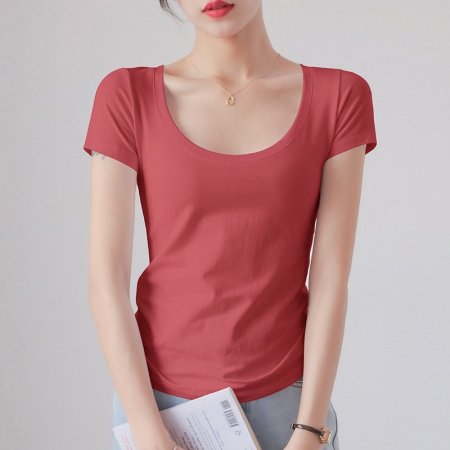 Белая футболка с коротким рукавом фотография