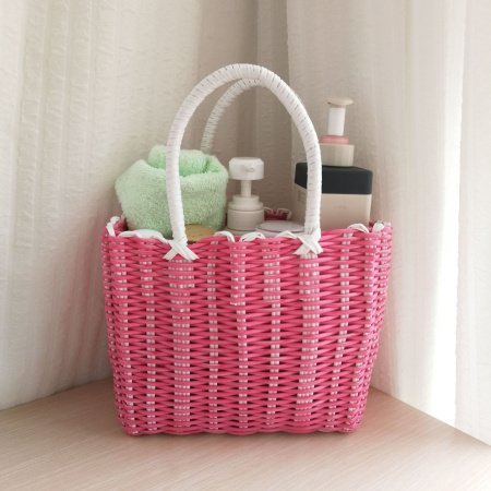 Пластиковая корзина для ванной комнаты фотография