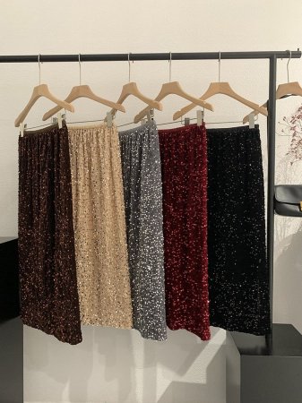 Высокая юбка с блестками из бархата изображение