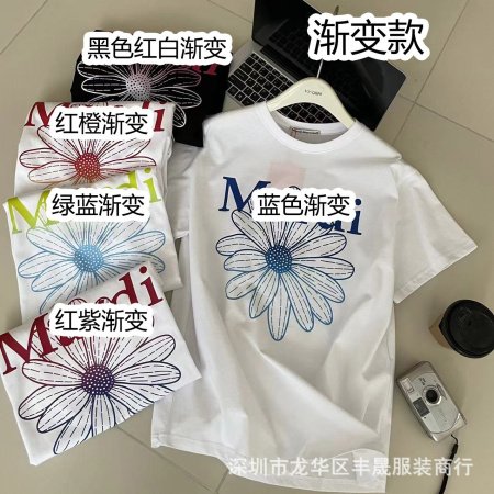 Женская футболка Mardi с принтом цветов и собак фото