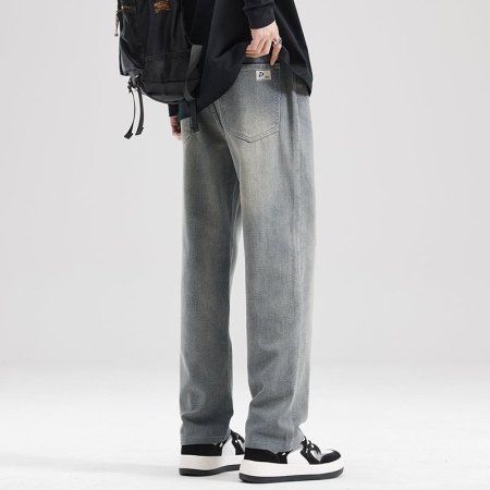 Прямые джинсы с вышивкой фотография