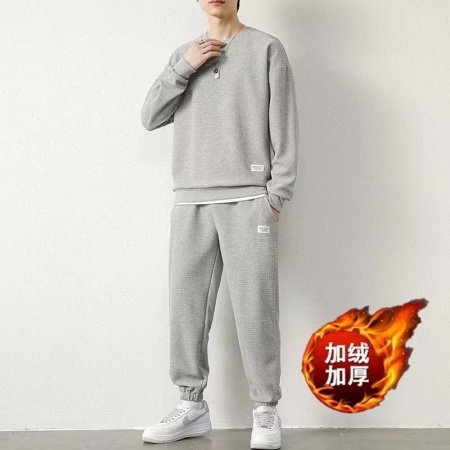 Мужской костюм для досуга осенне-зимний с широкими свободными длинными рукавами и длинными брюками фото